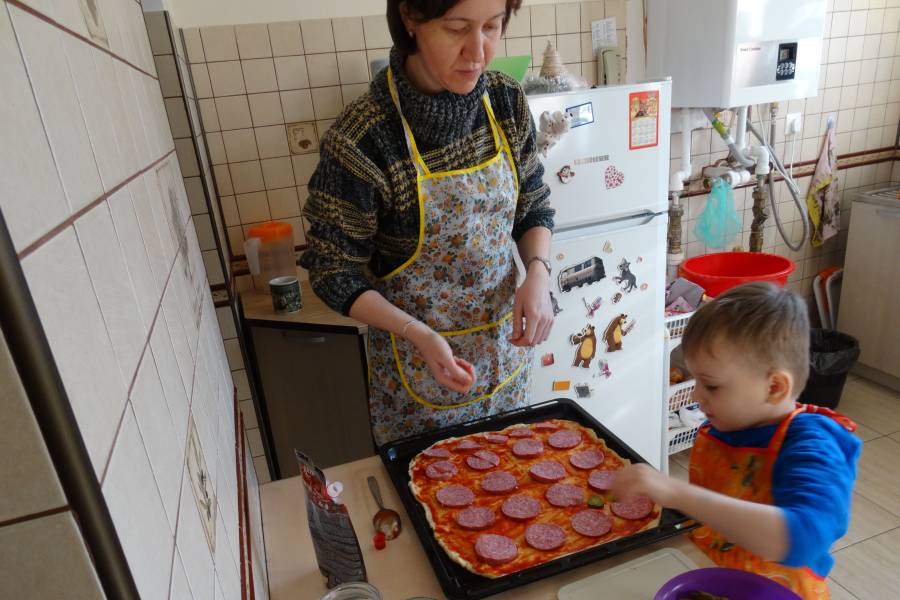 Selbstständig
ein Essen
zu kochen, erfüllt
die Kinder
mit Stolz
und steigert ihr
Selbstwertgefühl.