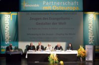 Blick auf das Schlusspodium beim Internationalen Kongress Renovabis 2016