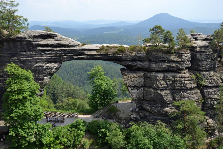 Das Prebischtor ist die größte natürliche Sandstein-Felsbrücke Europas.